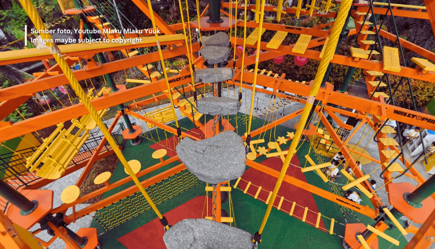 Wahana adventure ropes di Scientia Square Park