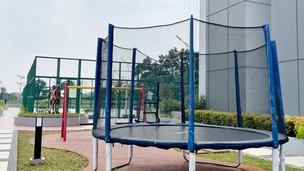 Trampoline Apartemen Akasa Pure Living